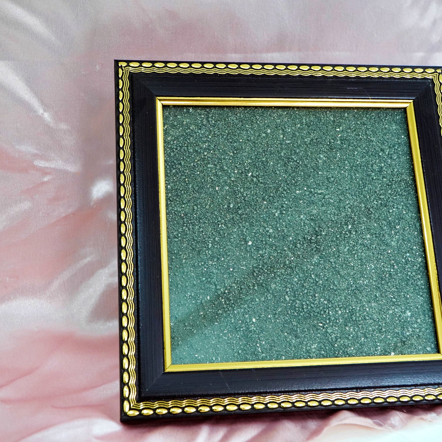 Plain pyrite frame